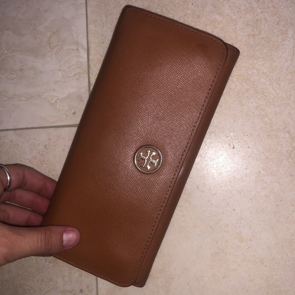 tory burch wallet